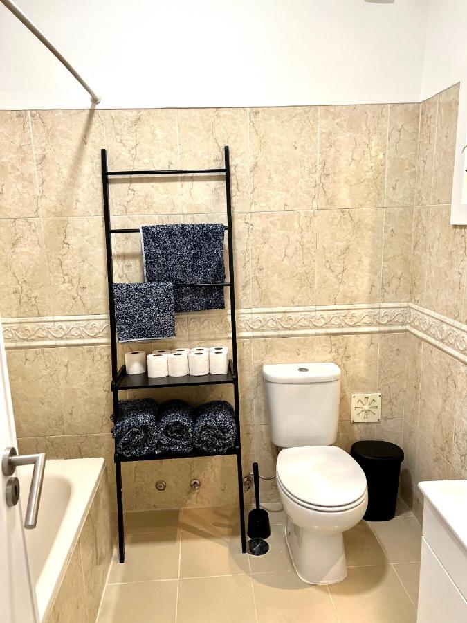 Almada Big Flat Next To Lisbon And Caparica Beach Ngoại thất bức ảnh