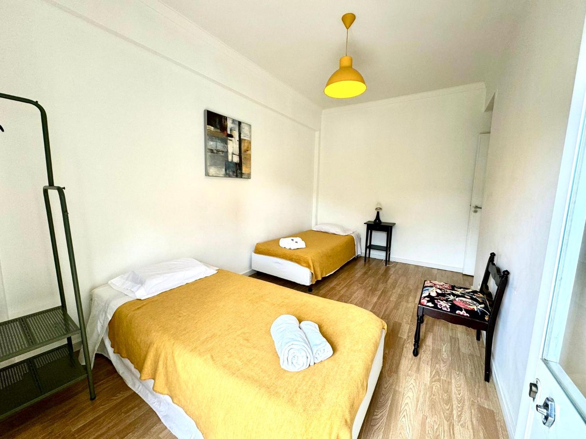 Almada Big Flat Next To Lisbon And Caparica Beach Ngoại thất bức ảnh