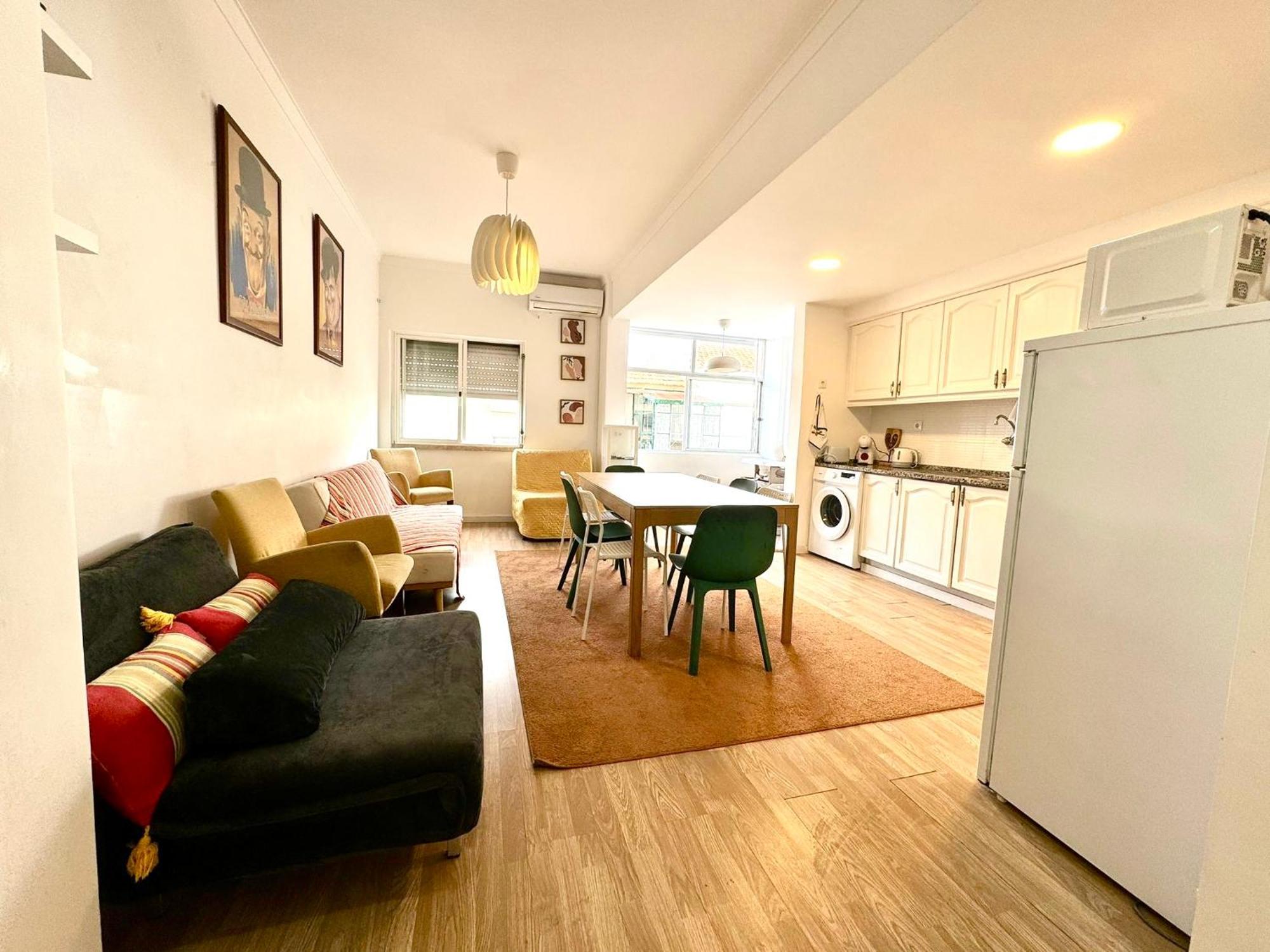 Almada Big Flat Next To Lisbon And Caparica Beach Ngoại thất bức ảnh