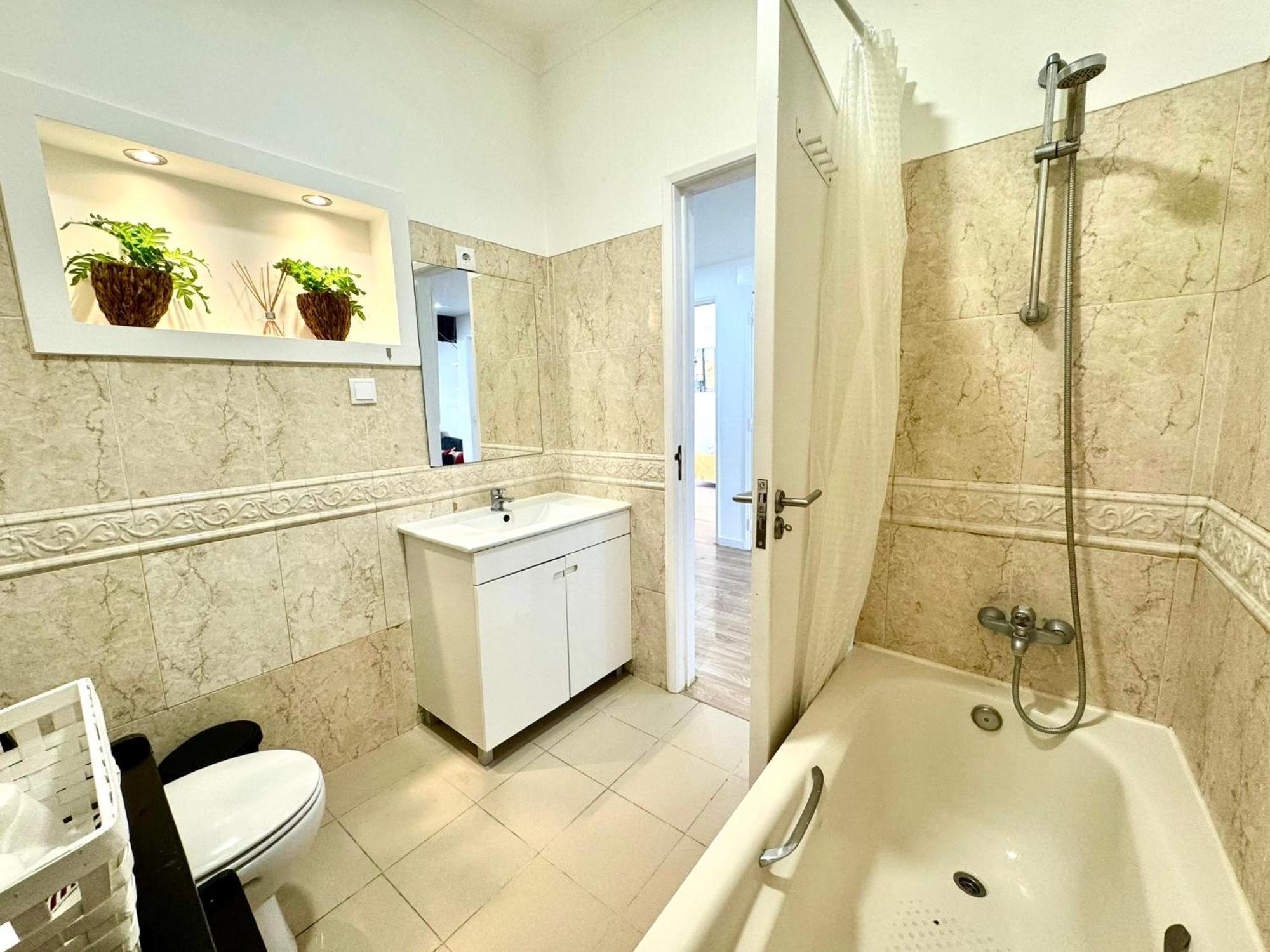 Almada Big Flat Next To Lisbon And Caparica Beach Ngoại thất bức ảnh