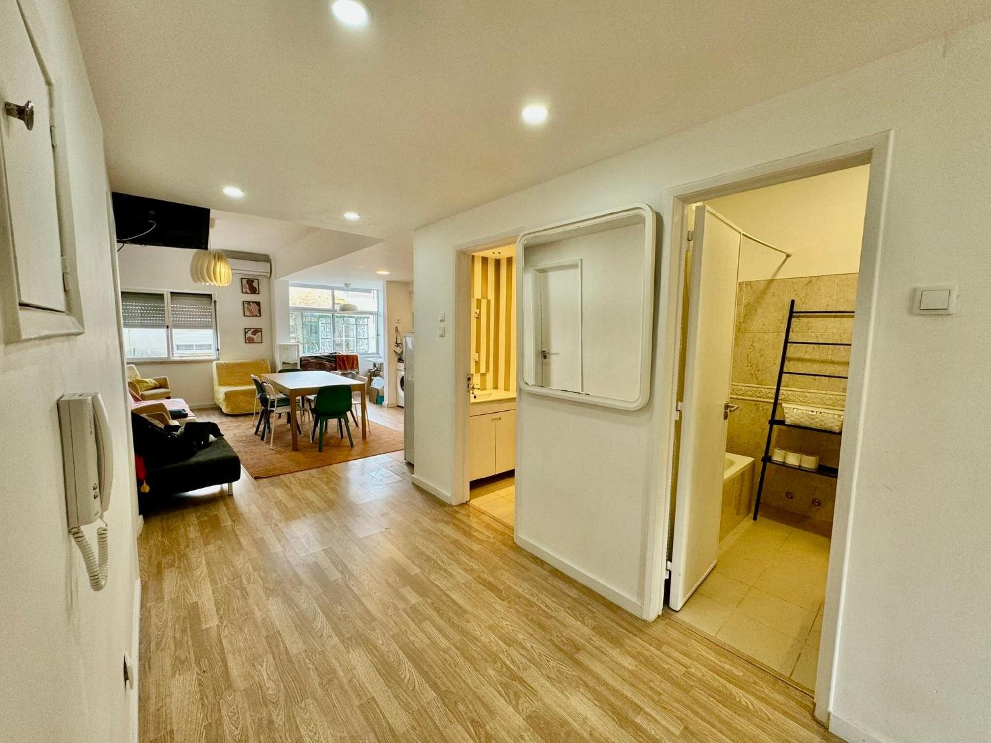 Almada Big Flat Next To Lisbon And Caparica Beach Ngoại thất bức ảnh